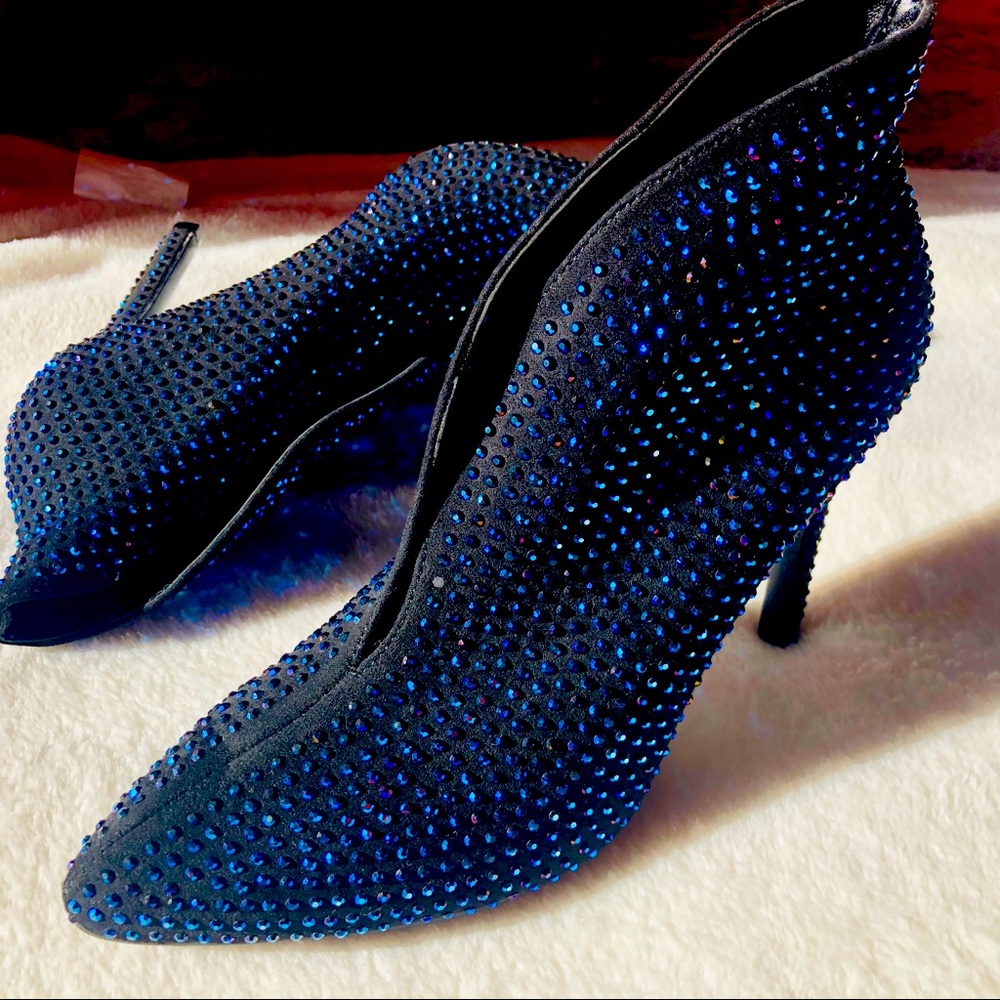anne michelle rhinestone embellised v cut stiletto